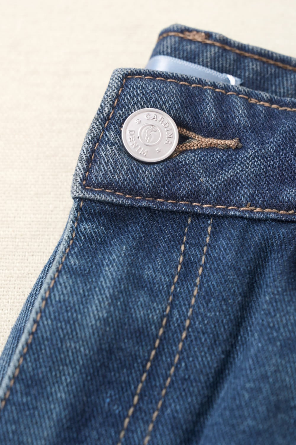 Quần jean nữ Denim dáng suông cạp cao mài nhẹ