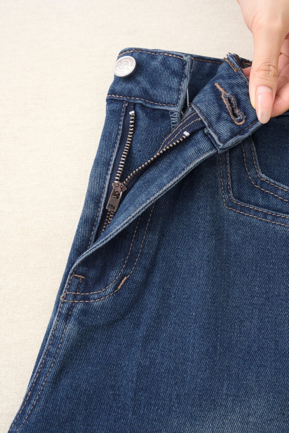 Quần jean nữ Denim dáng suông cạp cao mài nhẹ