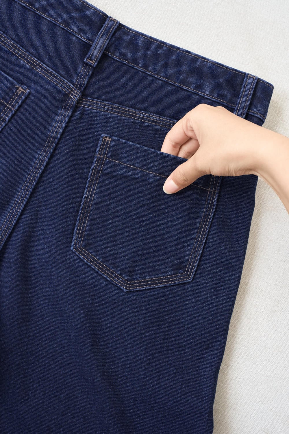Quần jean nữ vải denim dáng ống suông túi ốp thời thượng