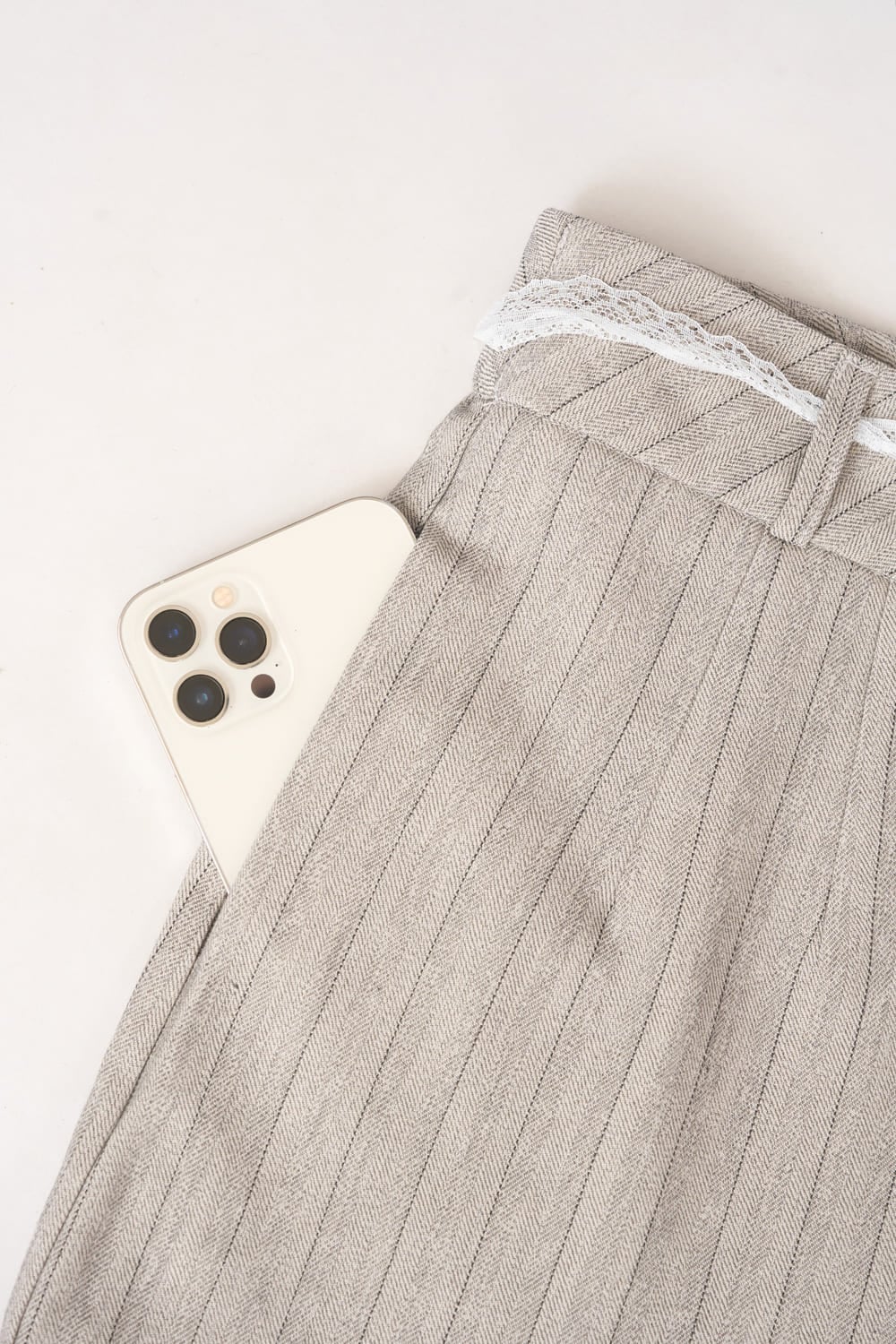 Quần suông nữ Cardina dòng Công Sở vải Tuyết Si Kẻ sọc cạp chun dây rút