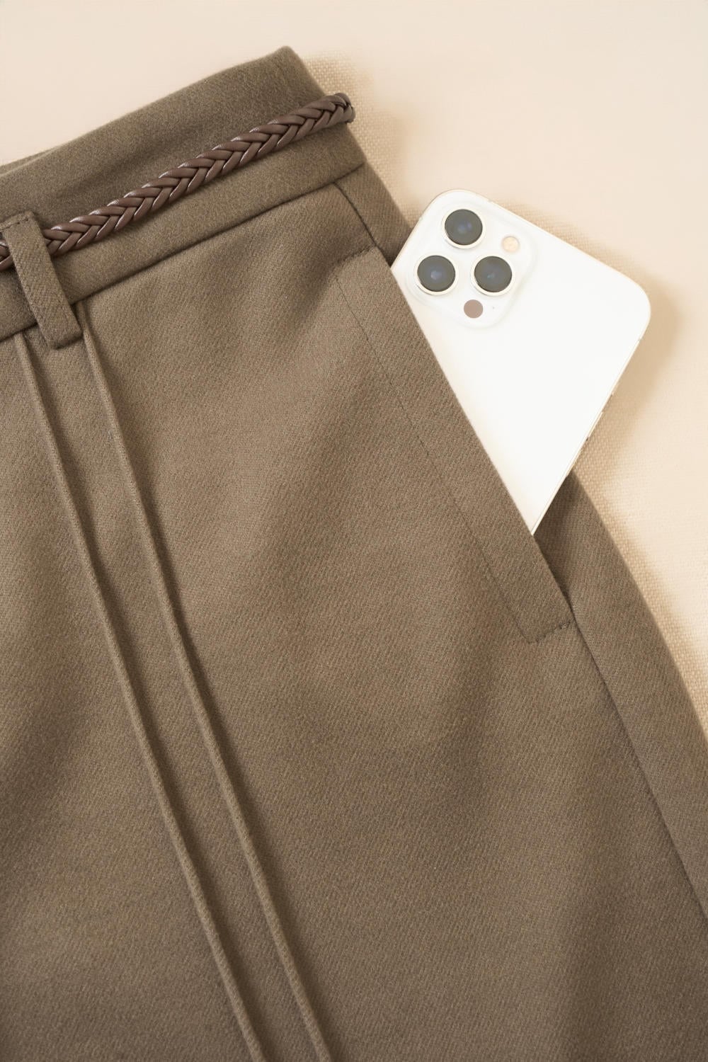 Quần suông dạ Giana thiết kế tạo gân trước kèm đai thắt