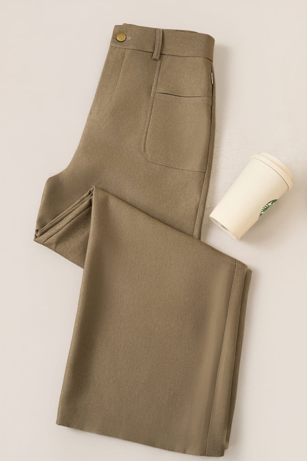 Quần denim mềm dáng suông cạp cao túi ốp trước hiện đại