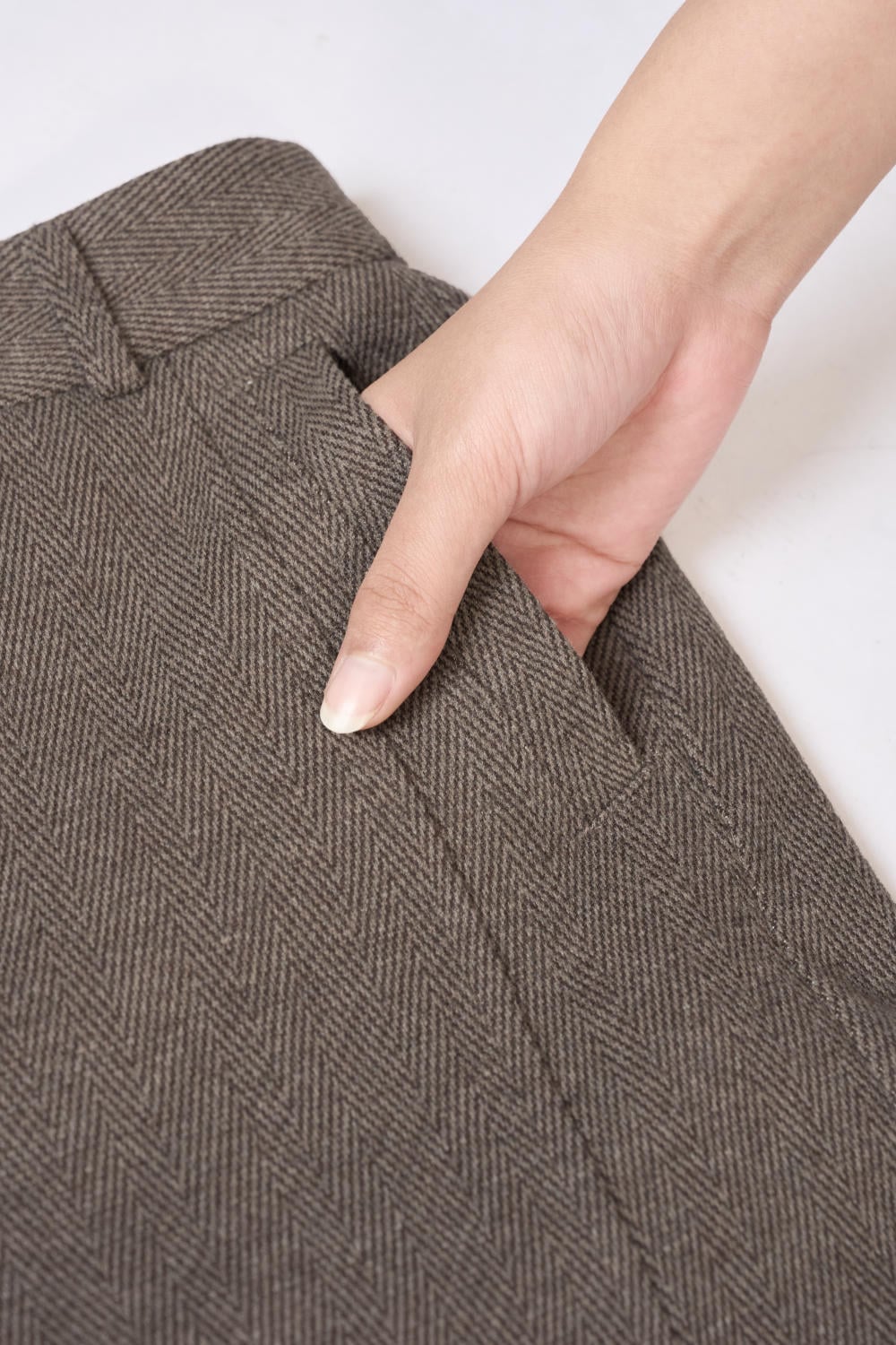 Quần suông dạ xương cá cạp cao kèm thắt lưng thanh lịch