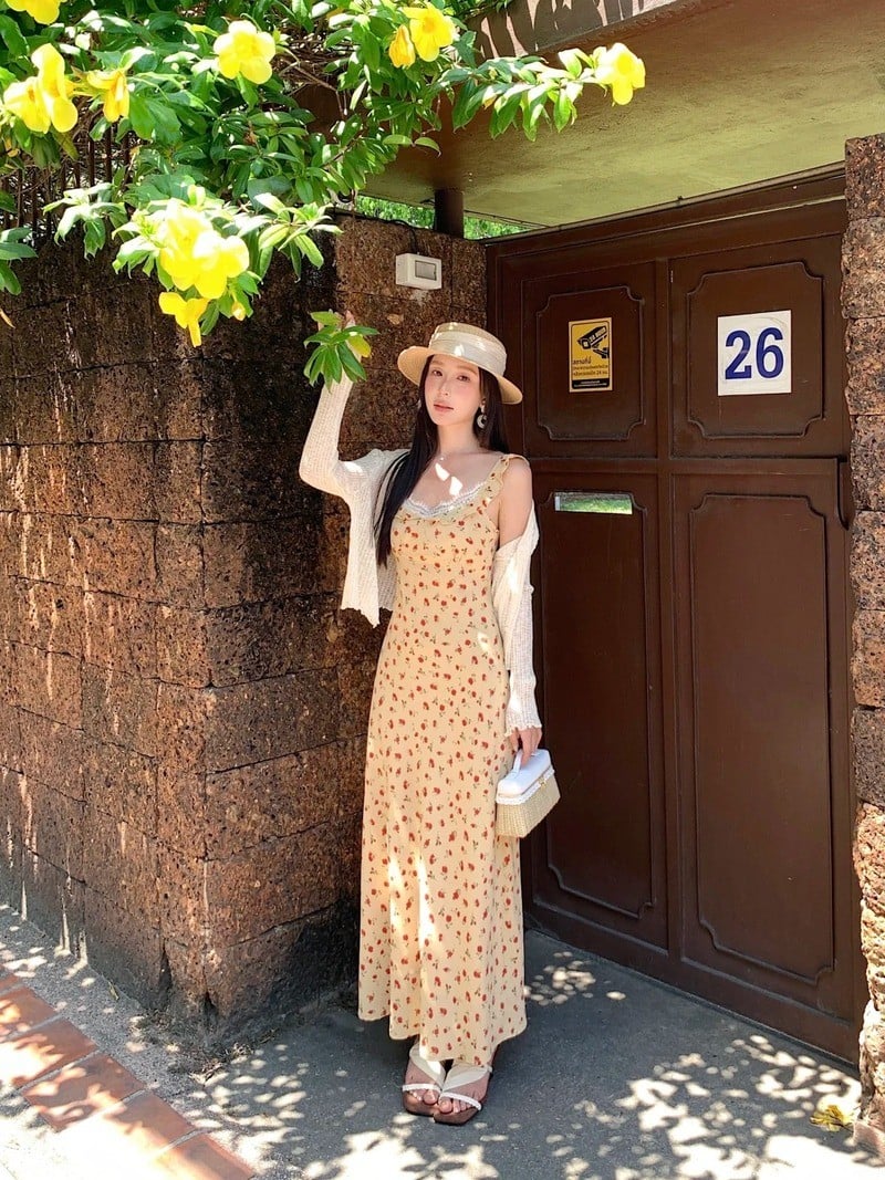 mẫu váy hoa nhí dáng dài hot nhất