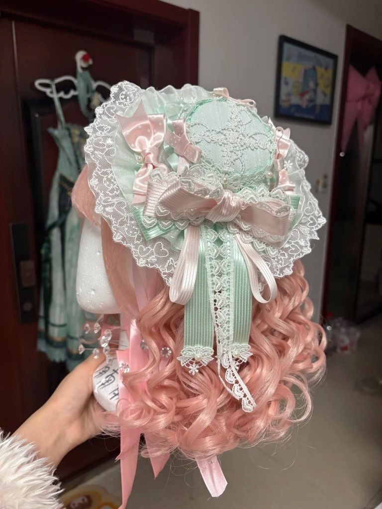 váy lolita kết hợp mũ xinh