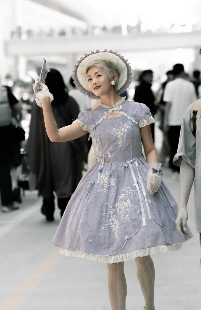 váy lolita cho người lớn tuổi