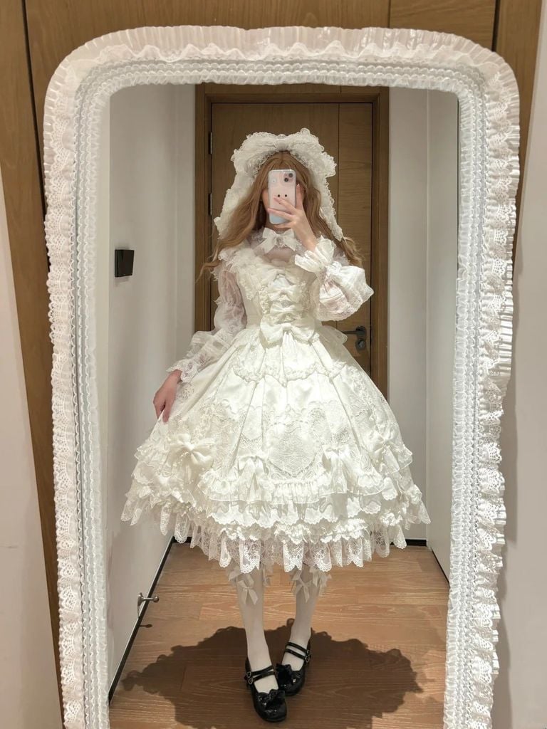 váy lolita có ren
