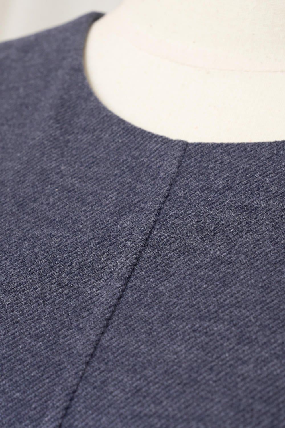 Đầm dạ kẻ sát nách Kami dáng A túi dọc sườn