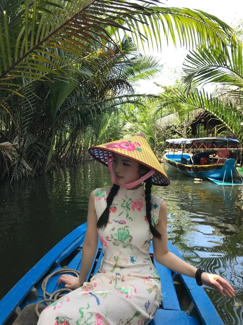 Gia nhập đường đua xuồng ba lá Cồn Thới Sơn khi di du lịch Miền Tây