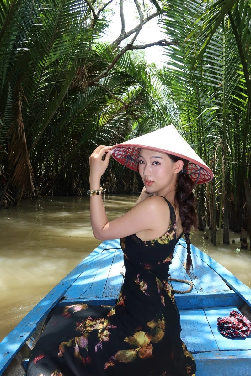 Gia nhập đường đua xuồng ba lá Cồn Thới Sơn khi di du lịch Miền Tây