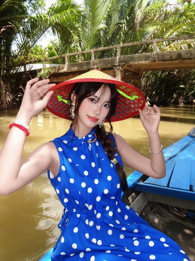 Du lịch Cồn Thới Sơn: Cách tạo dáng&nbsp;check-in xuồng ba lá bắt trend các tỷ tỷ