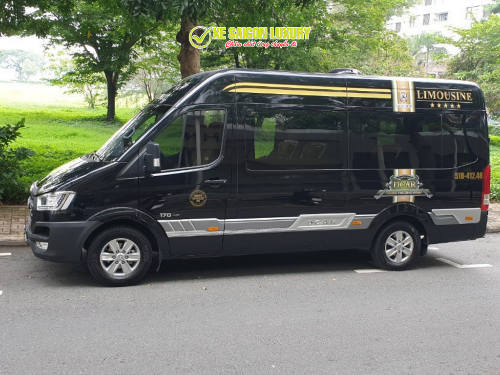 dcar-limousine-rental-saigon