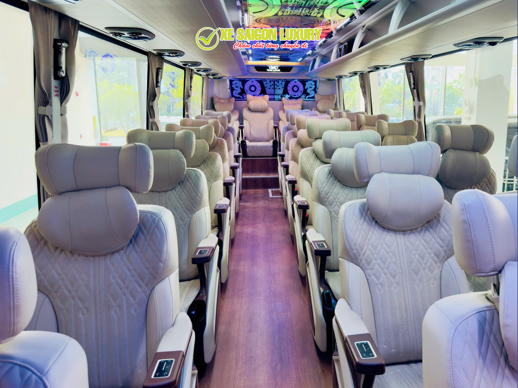 28-seater-luxury-bus-ho-chi-minh