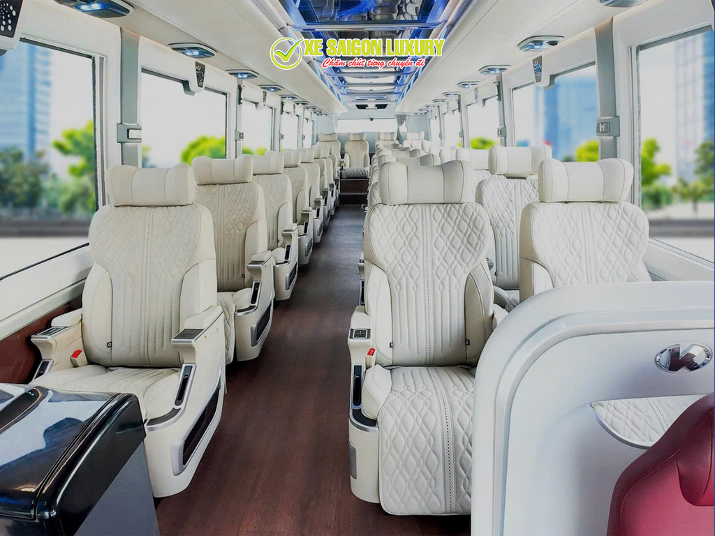 28-seater-luxury-bus-ho-chi-minh