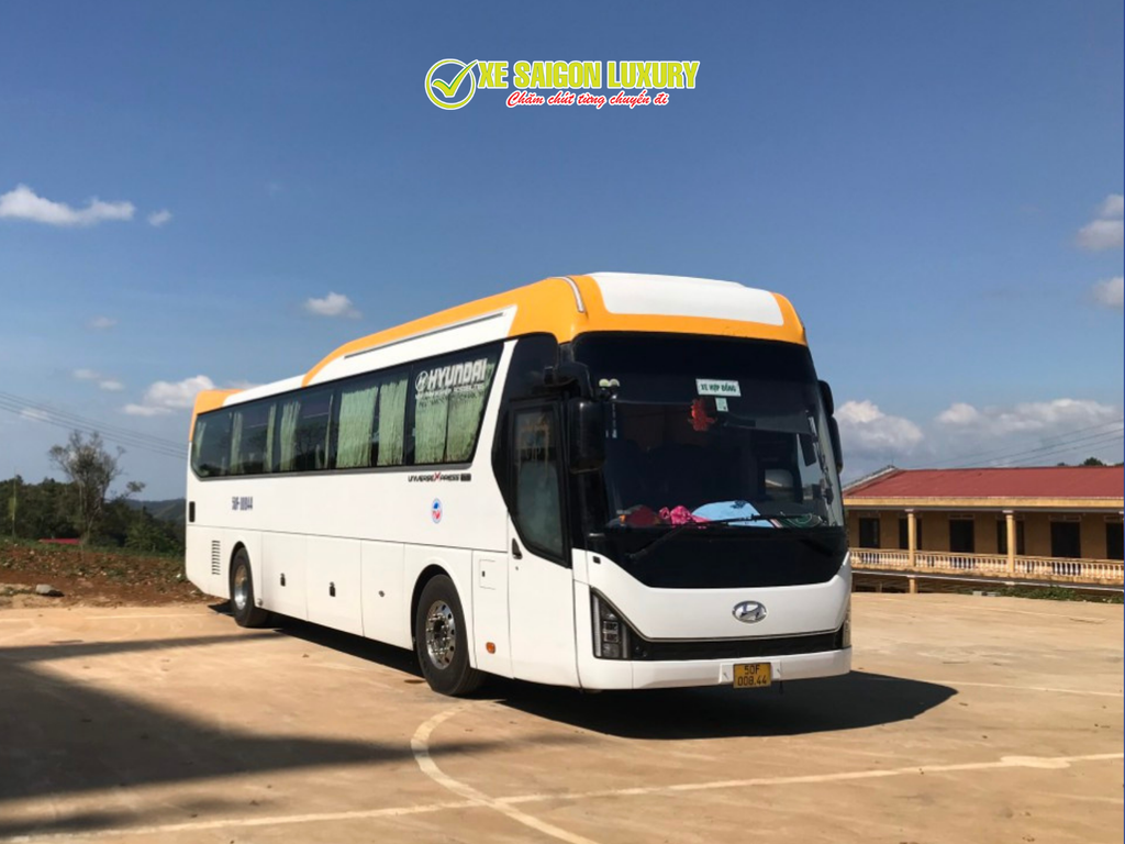 high-end-28-seater-bus-for-business-trip