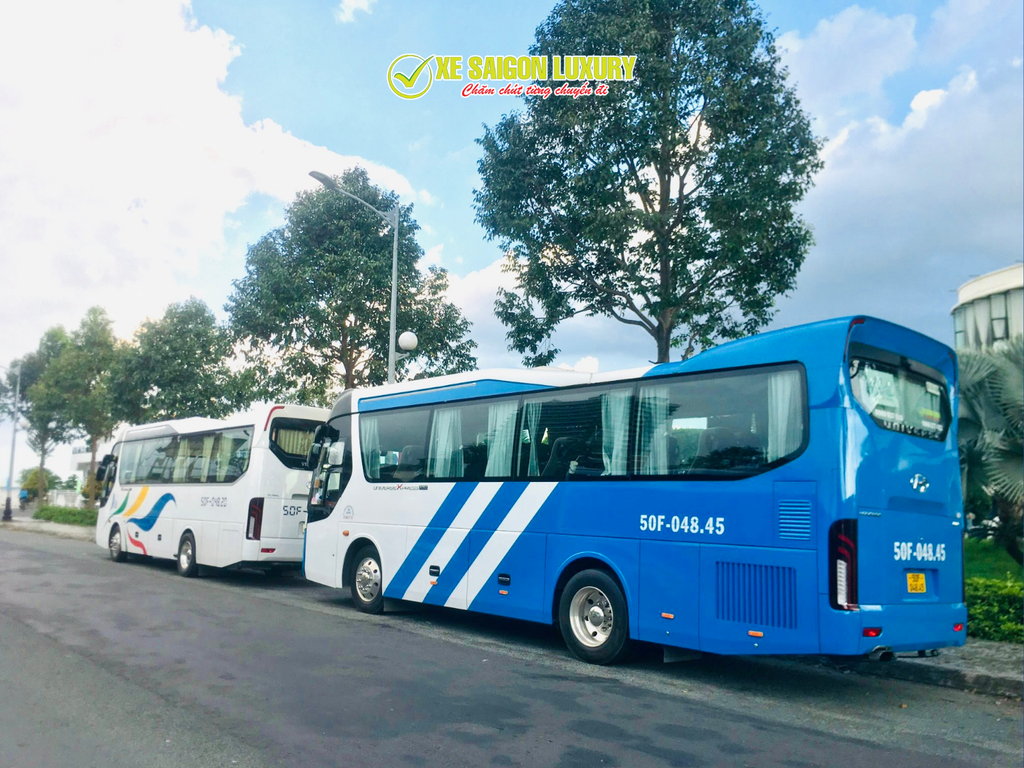 minibus-rental-with-driver-saigon