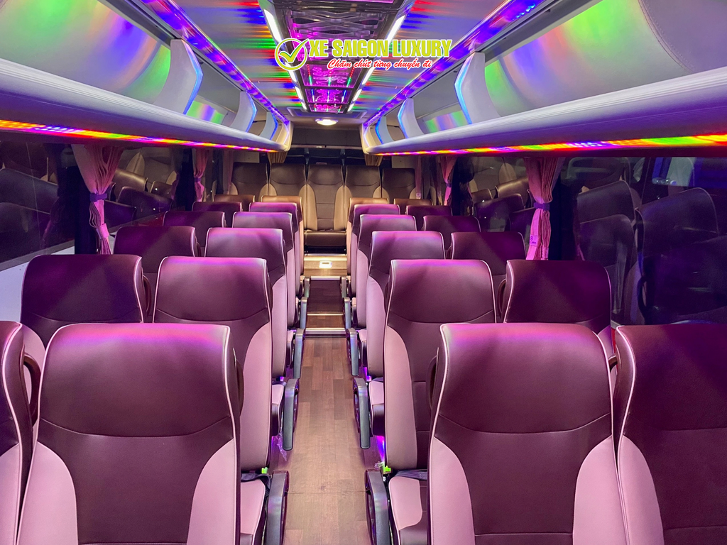 xe-limousine-28-cho-di-da-lat