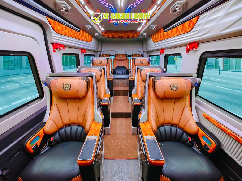commuter-bus-service-saigon