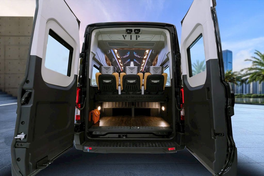 thuê xe limousine 9 cho