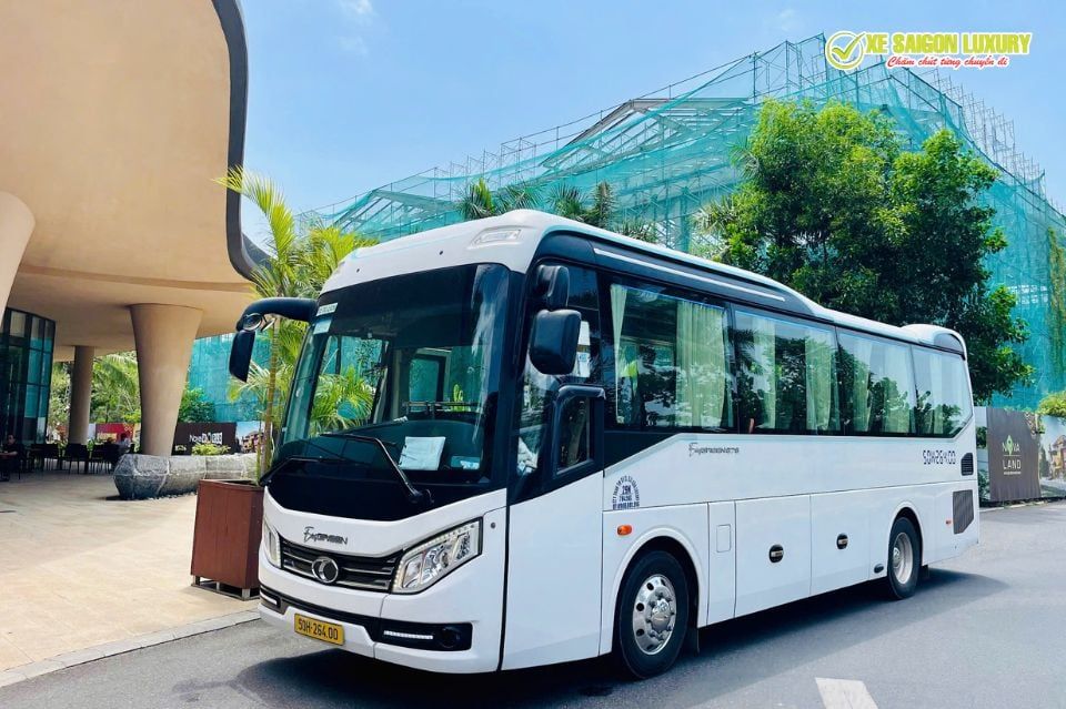 thue-xe-29-cho-don-tien-san-bay-long-thanh