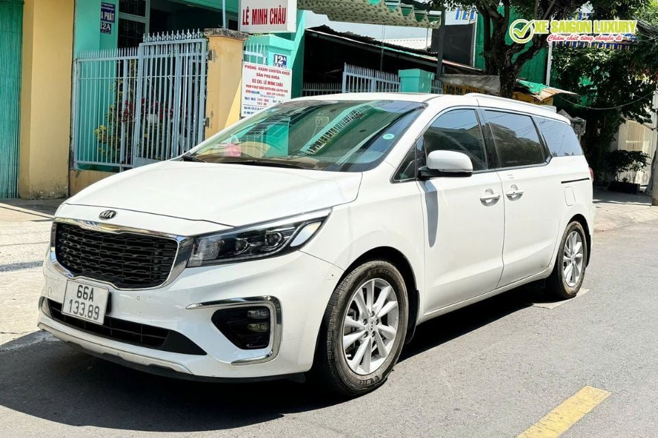 thue-xe-7-cho-don-tien-san-bay-long-thanh