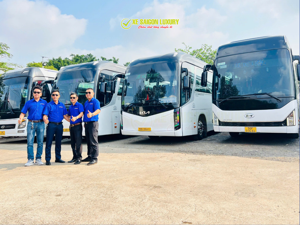 thue-xe-di-team-building-ho-tram