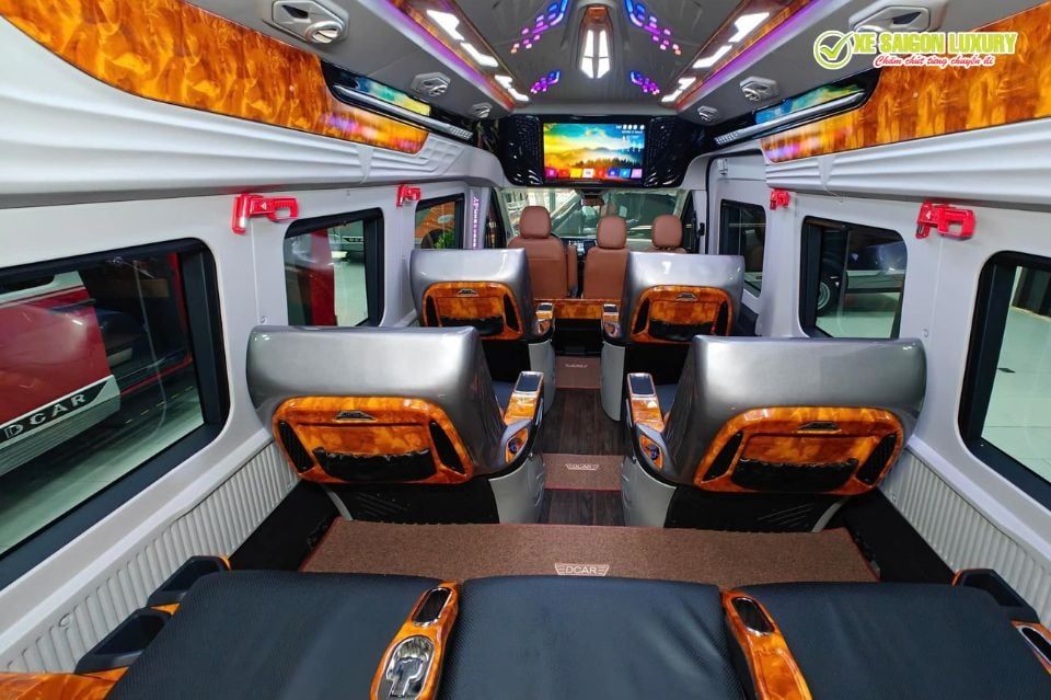 thue-xe-limousine-10-cho