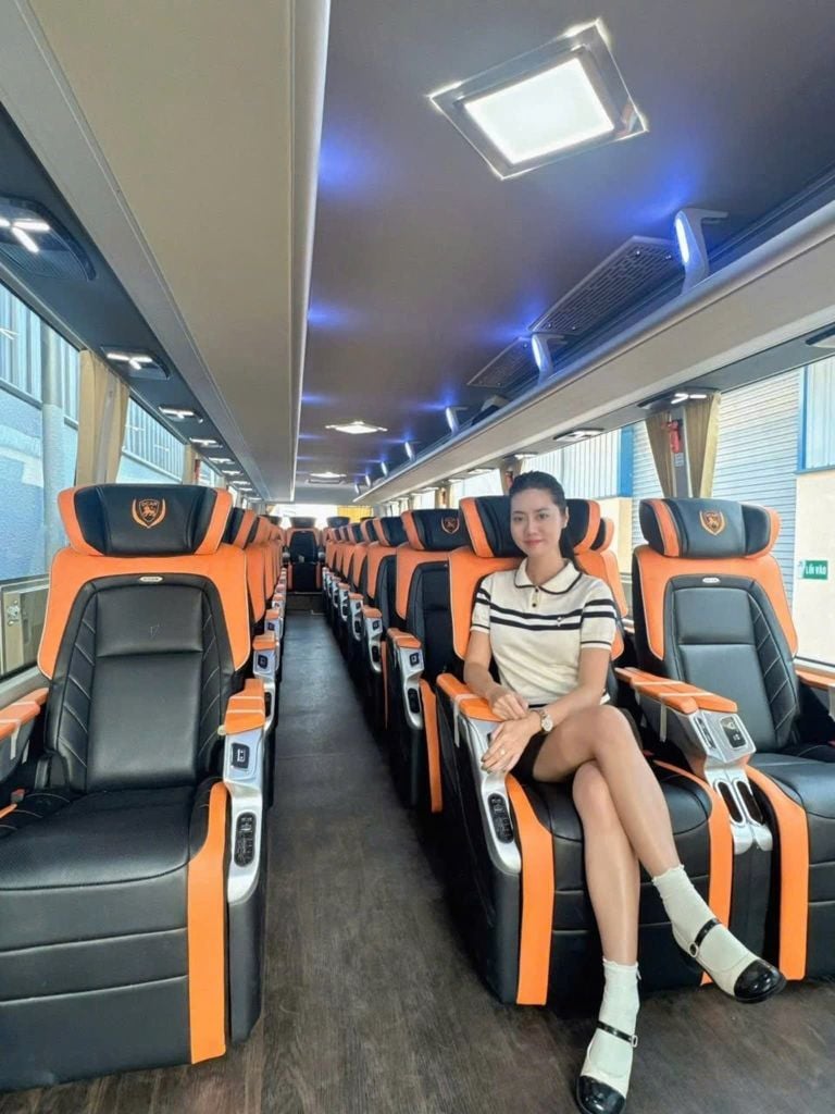 thuê xe limousine 28 chỗ