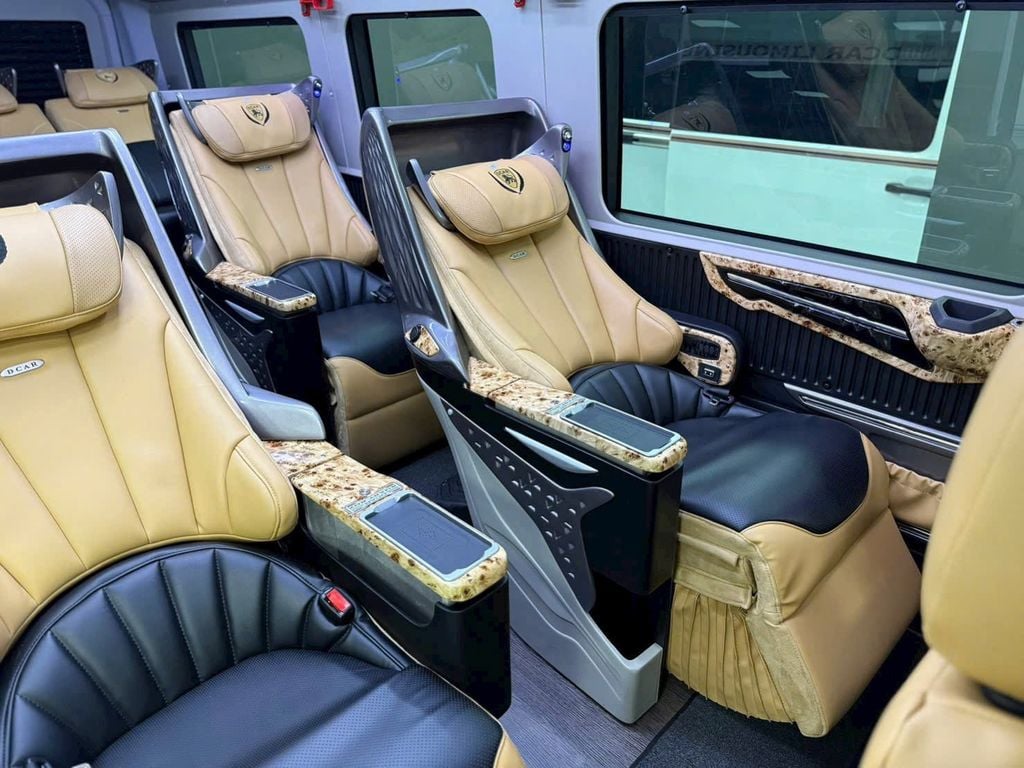 thuê xe limousine 9 cho