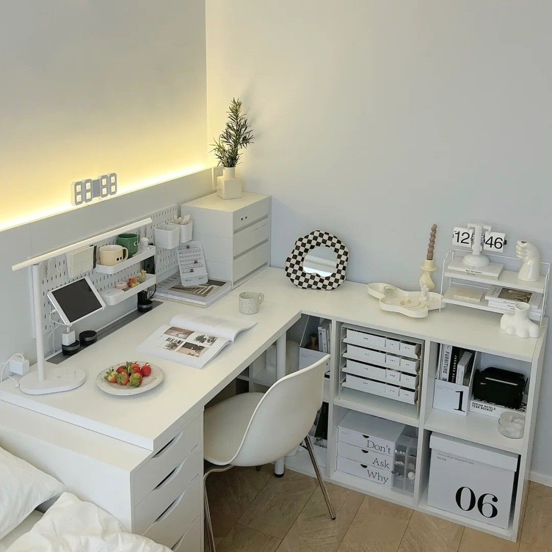 Nâng cấp góc làm việc để đón năm mới với bàn IKEA.