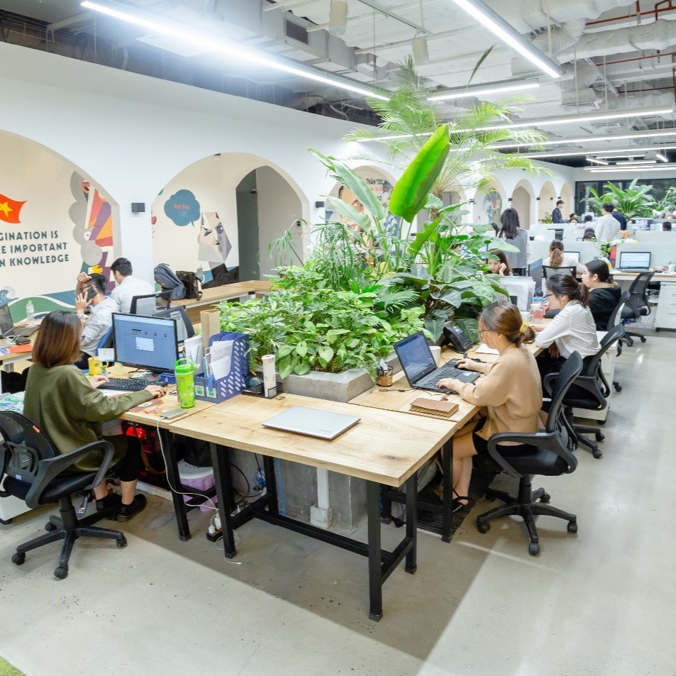 Tạo không gian xanh trong văn phòng làm việc.