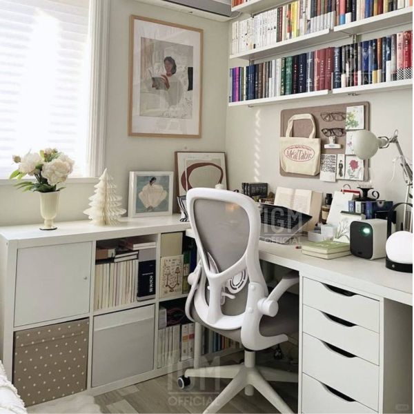 Bàn MDF, bàn gỗ tự nhiên hay bàn kim loại đang được ưa chuộng?