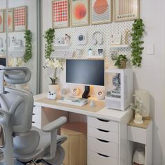 Phụ kiện công nghệ cần có cho bàn làm việc IKEA.