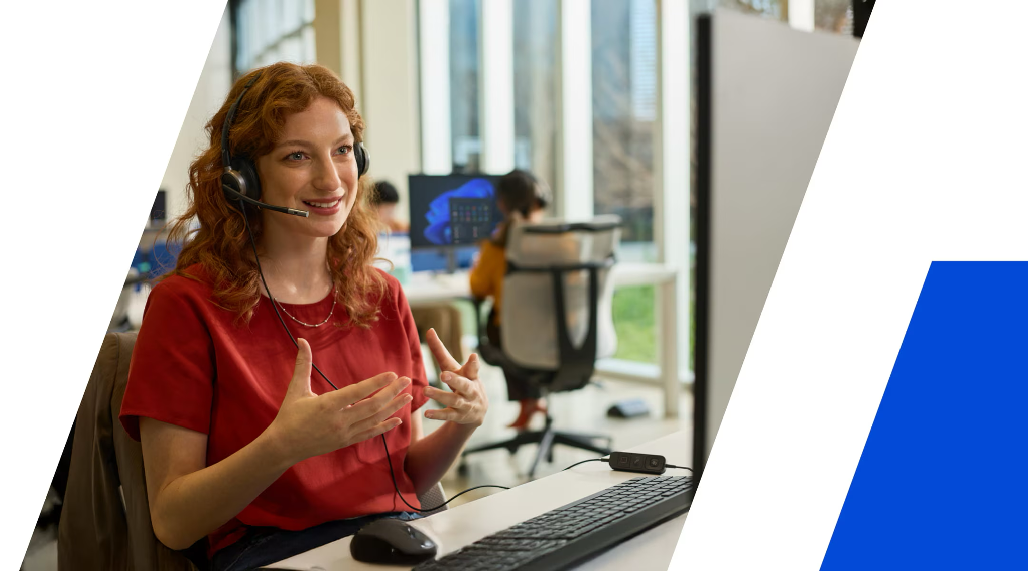 Tai nghe có dây USB thế hệ mới HP Poly Mission 600 Series - Được tạo ra cho những cuộc giao tiếp suốt cả ngày, chiếc tai nghe USB bền bỉ này mang đến âm thanh chất lượng cao và sự thoải mái lâu dài, giúp bạn giữ trọn tập trung và tối ưu hiệu suất.