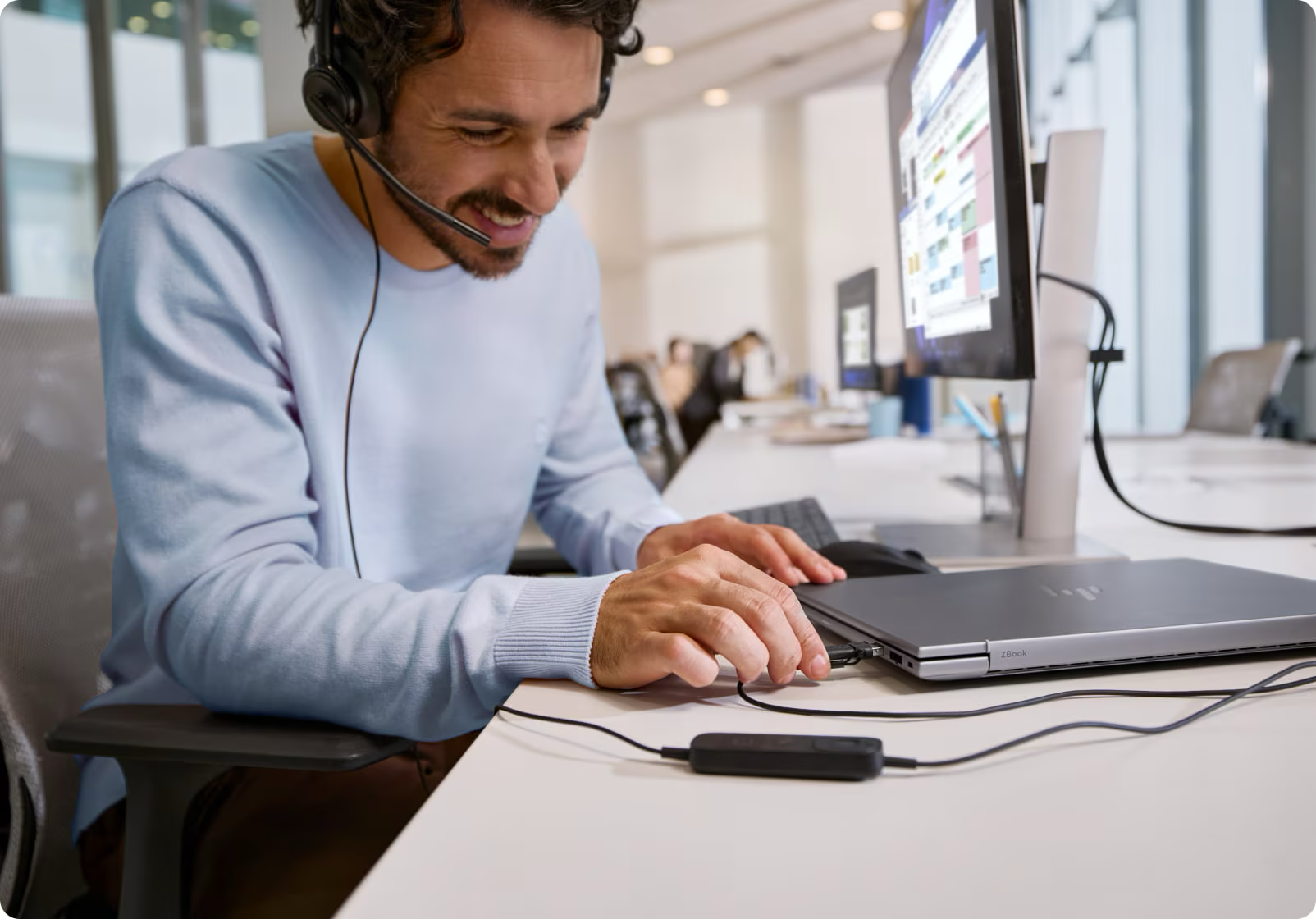 Tai nghe có dây USB thế hệ mới HP Poly Mission 400 Series - Bứt phá hiệu suất làm việc