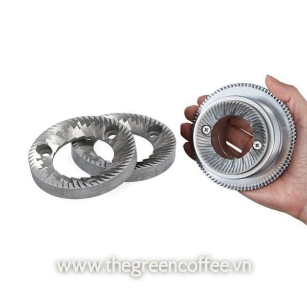 So sánh máy xay cà phê lưỡi phẳng (Flat Burr) và lưỡi nón (Conical Burr): Chọn loại nào cho quán?