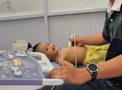 BÁC ƠI, CON EM BỊ THÔNG LIÊN THẤT 4 MM – CÓ NGUY HIỂM KHÔNG?