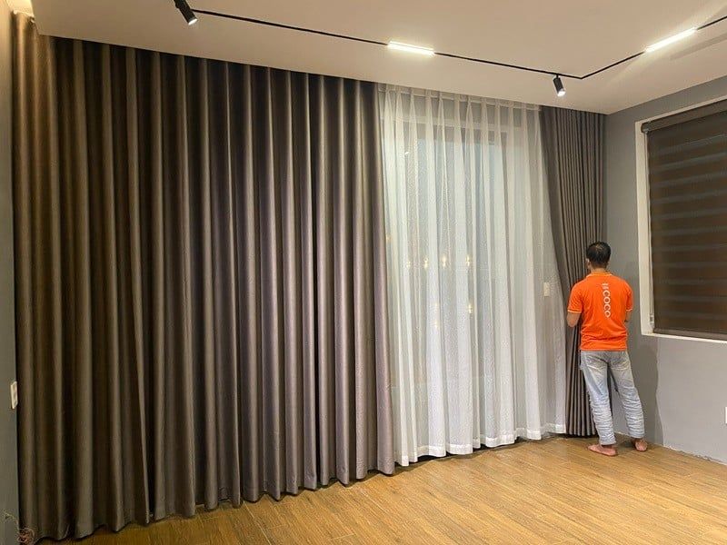 Lắp đặt rèm cho hệ cửa kính lớn