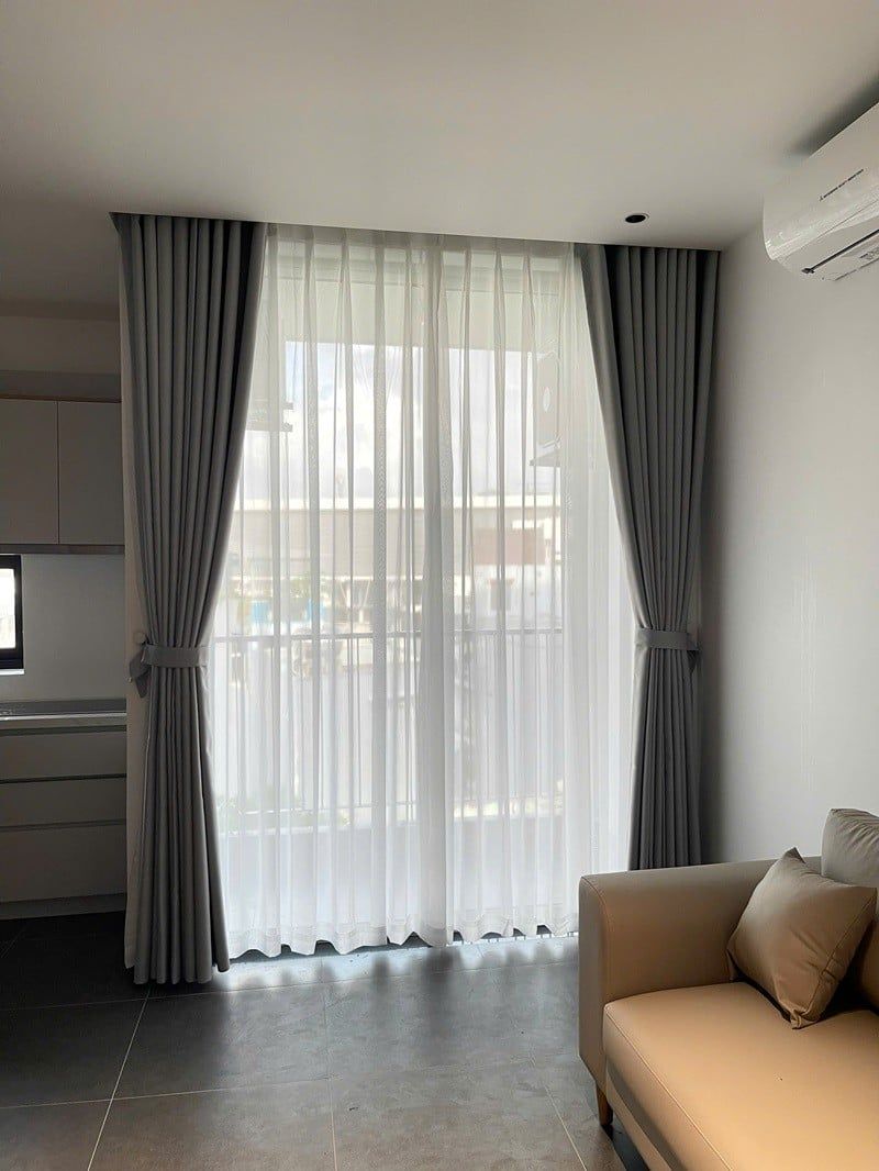 Rèm vải cho cửa lớn của căn hộ