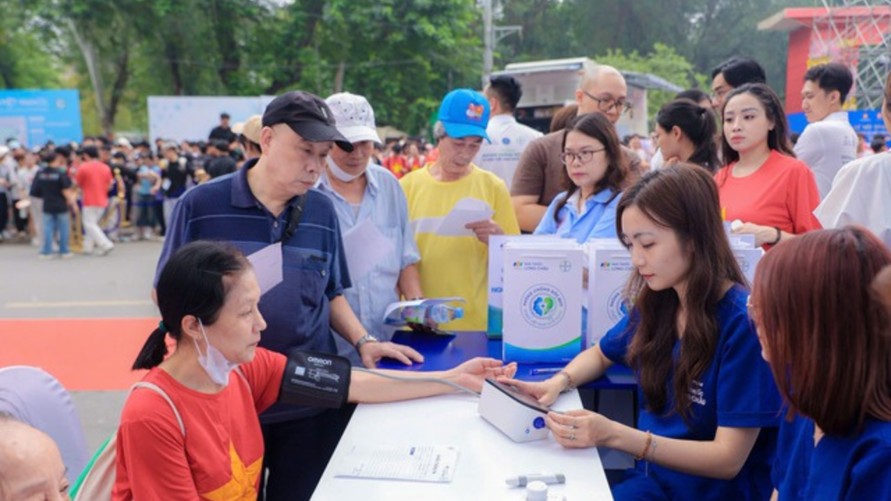 Ngày Sức khỏe toàn dân 7/4: Không chờ có bệnh mới đi khám