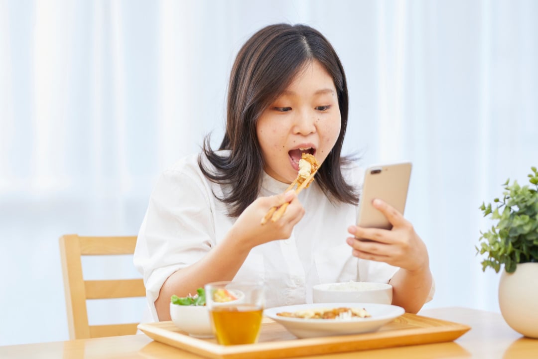 Máu nhiễm mỡ có ăn cơm được không và cách ăn cơm an toàn cho sức khỏe