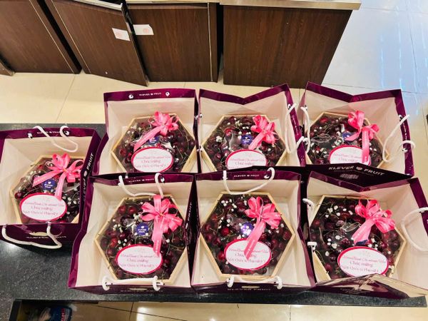 Những hộp quà Cherry dịp 08/03 - thay cho sự quan tâm của doanh nghiệp với những người phụ nữ