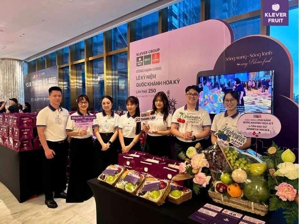 Đội ngũ Klever Fruit tại Lễ Kỷ Niệm Quốc Khánh Hoa Kỳ lần thứ 250