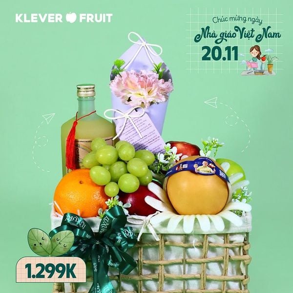 Hộp Quà 20/11 Trái Cây Tươi Mix Hoa Lụa – Món quà gửi gắm yêu thương tinh tế