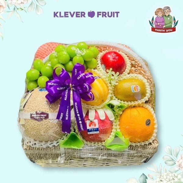 Một giỏ quà trái cây tuy không lớn, nhưng món quà đó thay cho lời cảm ơn với cha mẹ