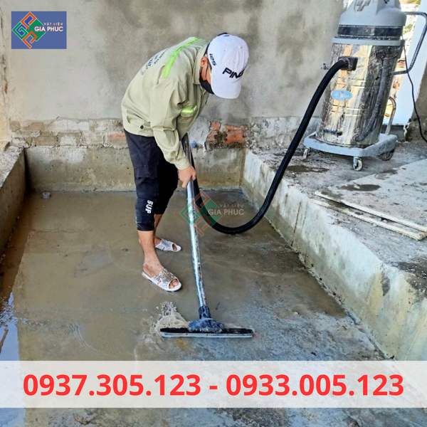 VỆ SINH BỀ MẶT SÀN VỆ SINH TRƯỚC KHI CHỐNG THẤM SIKA CHO SÀN NHÀ VỆ SINH