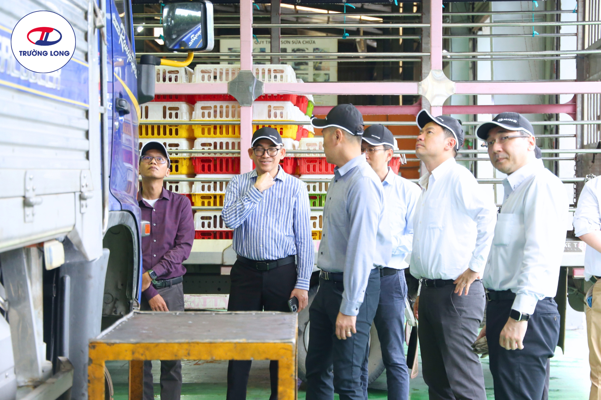 Hino Motors Sales Indonesia (HMSI) và Hino Motors Việt Nam (HMV) thăm Trường Long