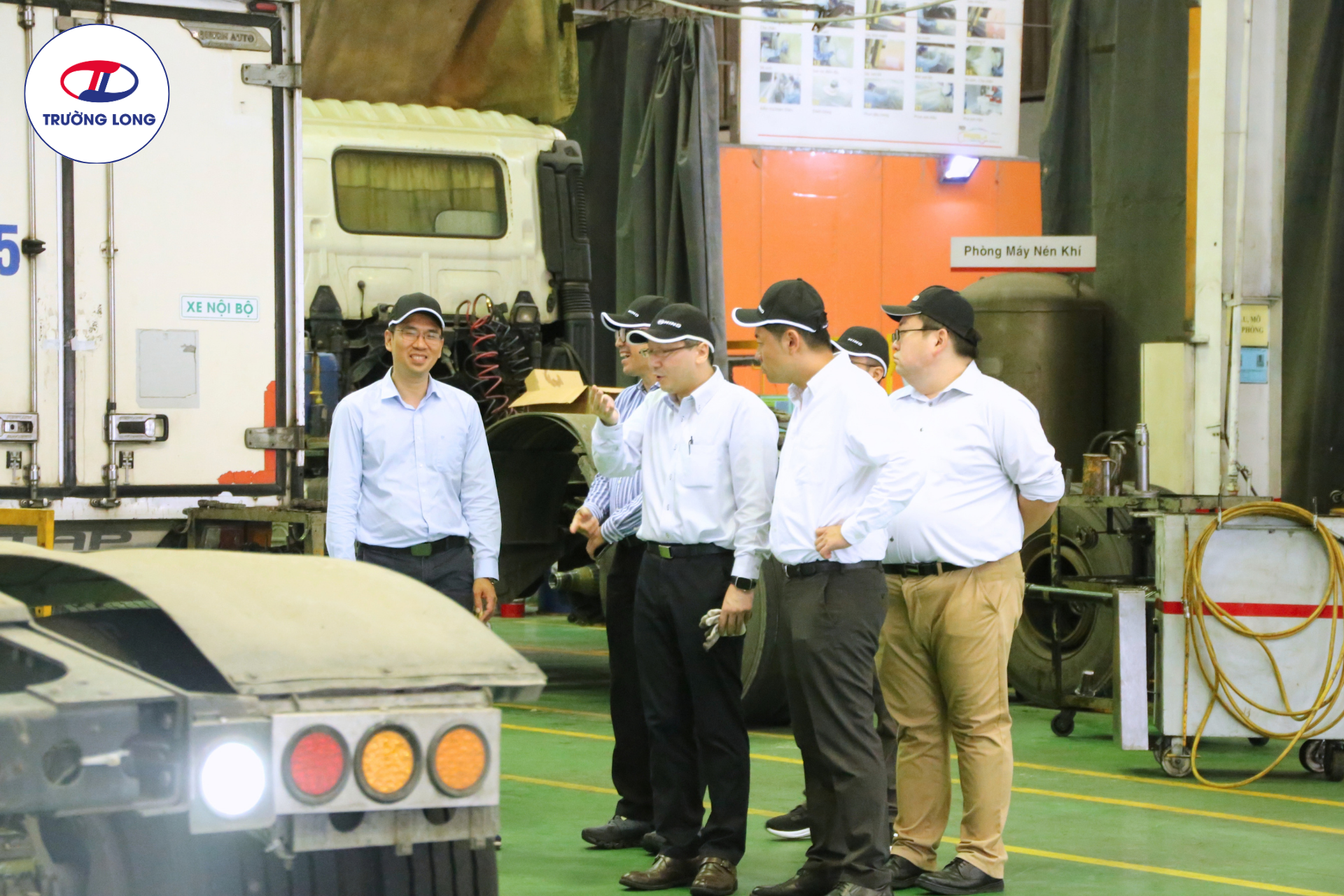 Hino Motors Sales Indonesia (HMSI) và Hino Motors Việt Nam (HMV) thăm Trường Long