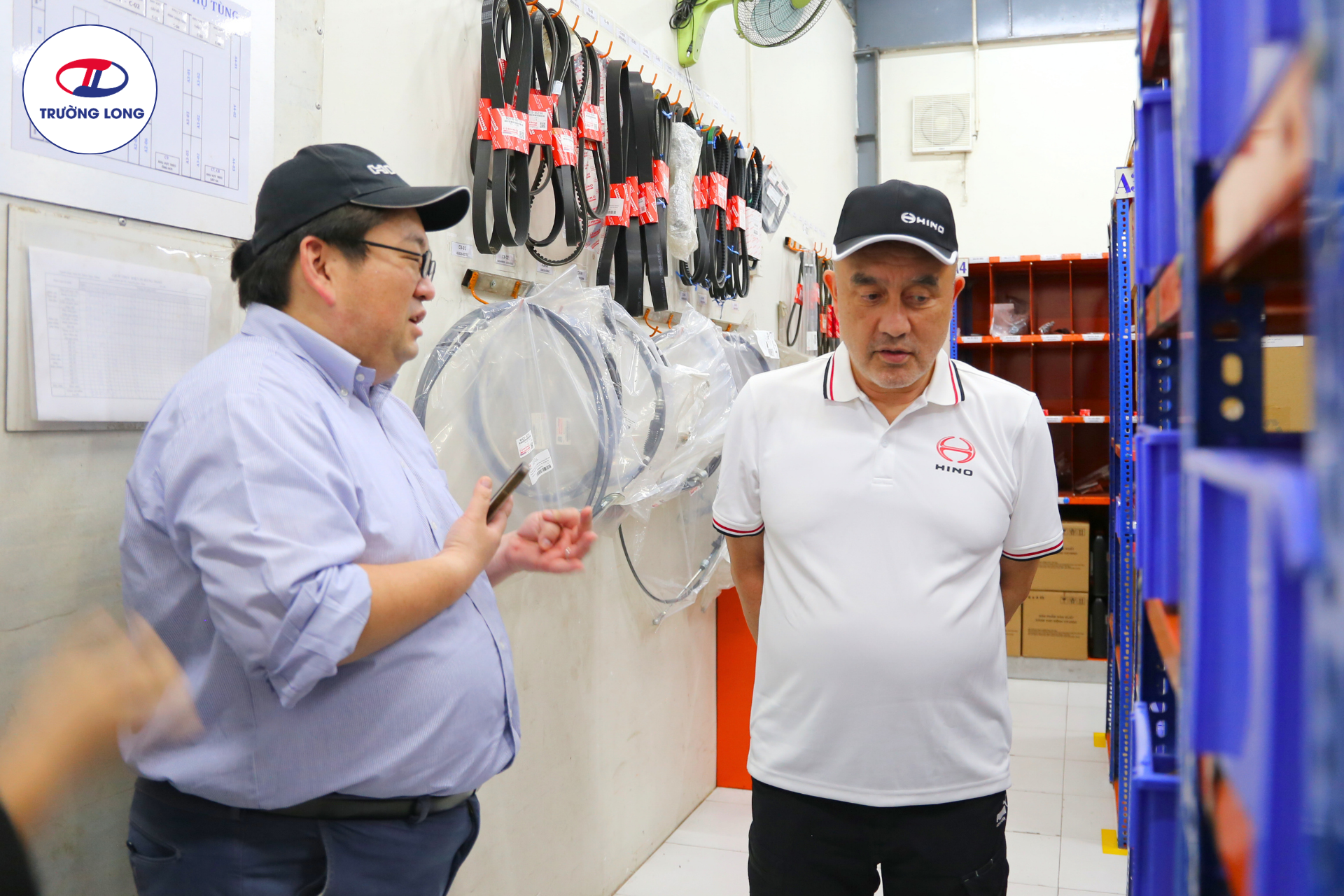Đại diện Hino Nhật Bản - Ông Harada đến thăm cơ sở vật chất Trường Long