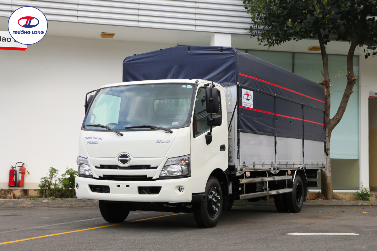 Xe mui phủ Hino